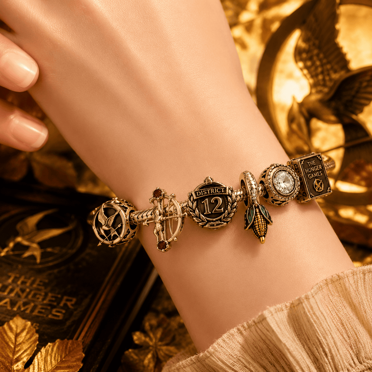 THG Gold Charm Bracelet Set TTN